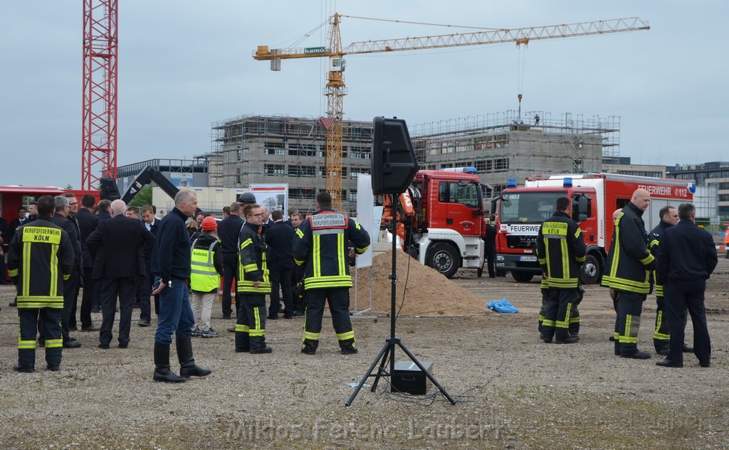 Erster Spatenstich Neues Feuerwehrzentrum Koeln Kalk Gummersbacherstr P050.JPG - Miklos Laubert